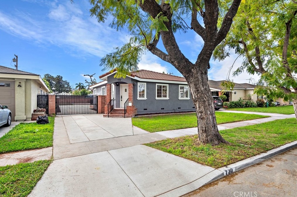 730 Columbia St, Long Beach, CA 90806-1426
