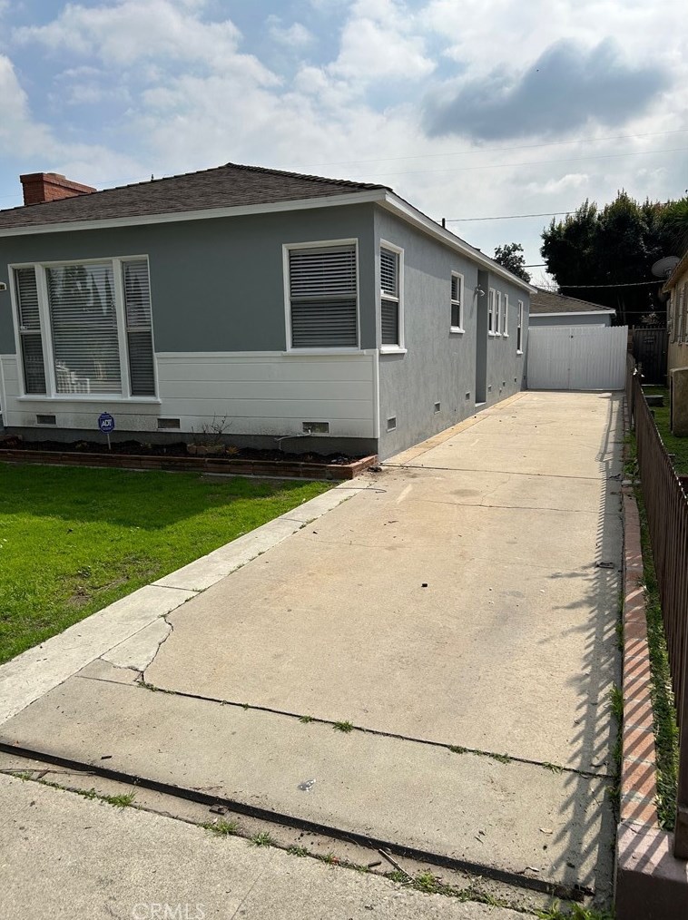 1142 72nd St, Long Beach, CA 90805-1036