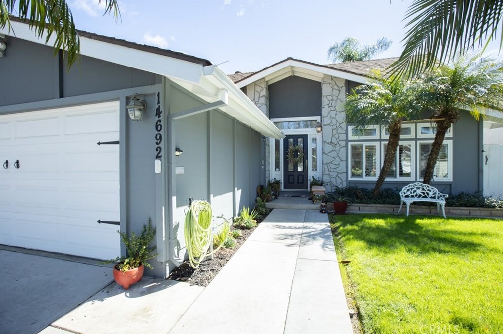 14692 Canterbury Ave, Tustin, CA 92780-6704