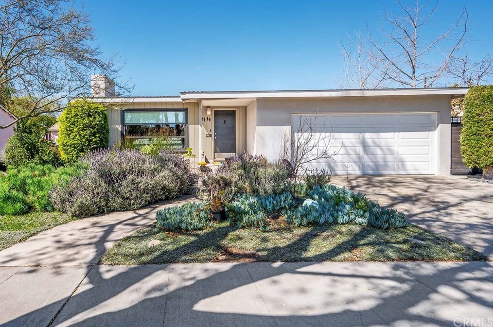 2073 Conquista Ave, Long Beach, CA 90815-3313