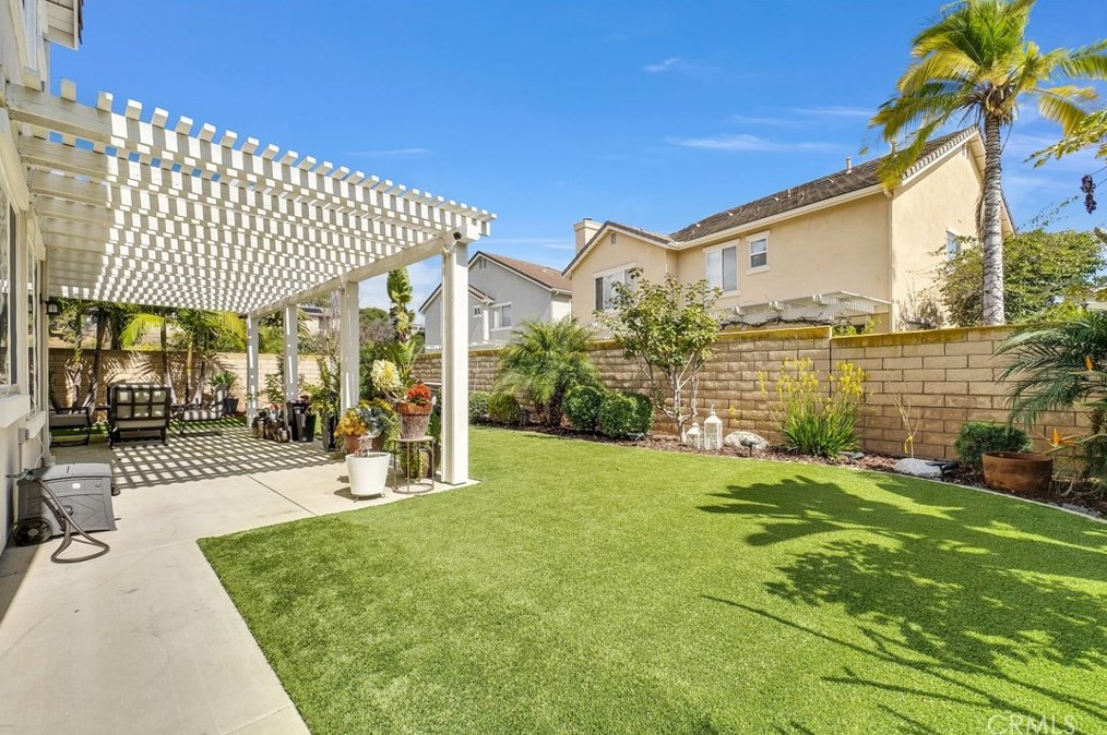 10 Waterside Cv, Buena Park CA  90621-1664 exterior