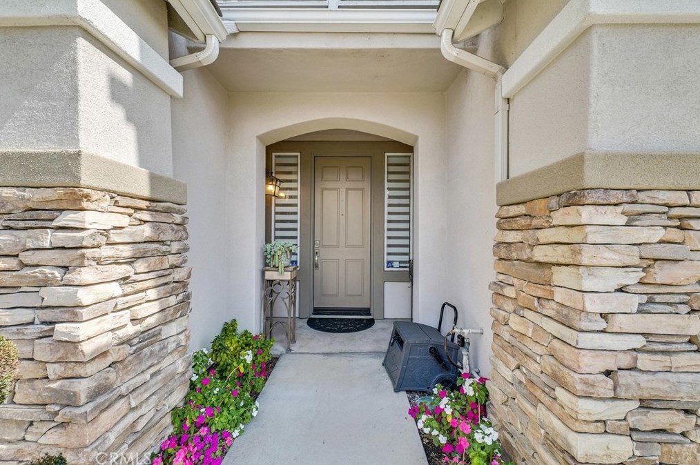 10 Waterside Cv, Buena Park CA  90621-1664 exterior