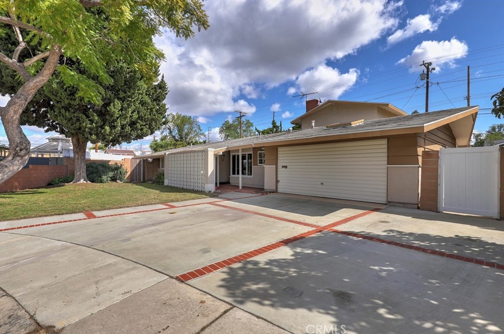 8431 Killarney Rd, Garden Grove, CA 92841