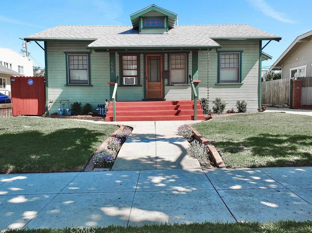 658 Euclid Ave, Long Beach, CA 90814