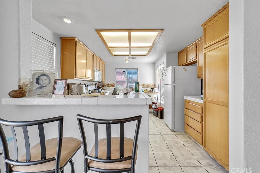 16352 Manchester St, Victorville CA  92394-1588 exterior