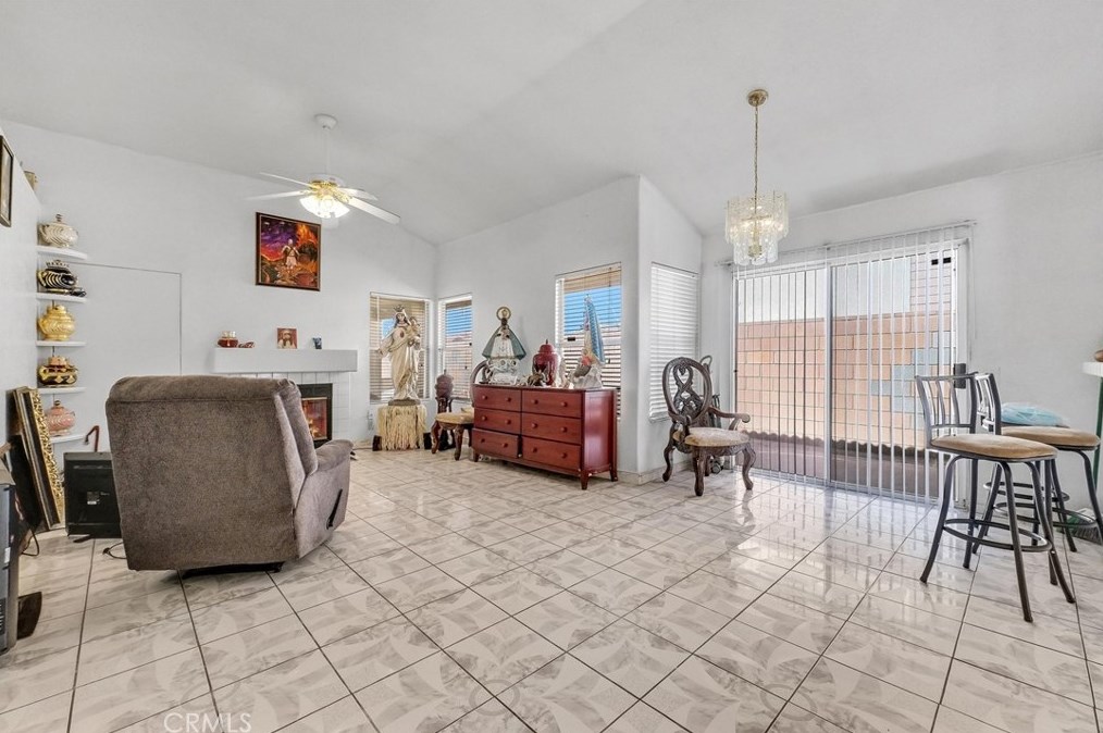 16352 Manchester St, Victorville CA  92394-1588 exterior