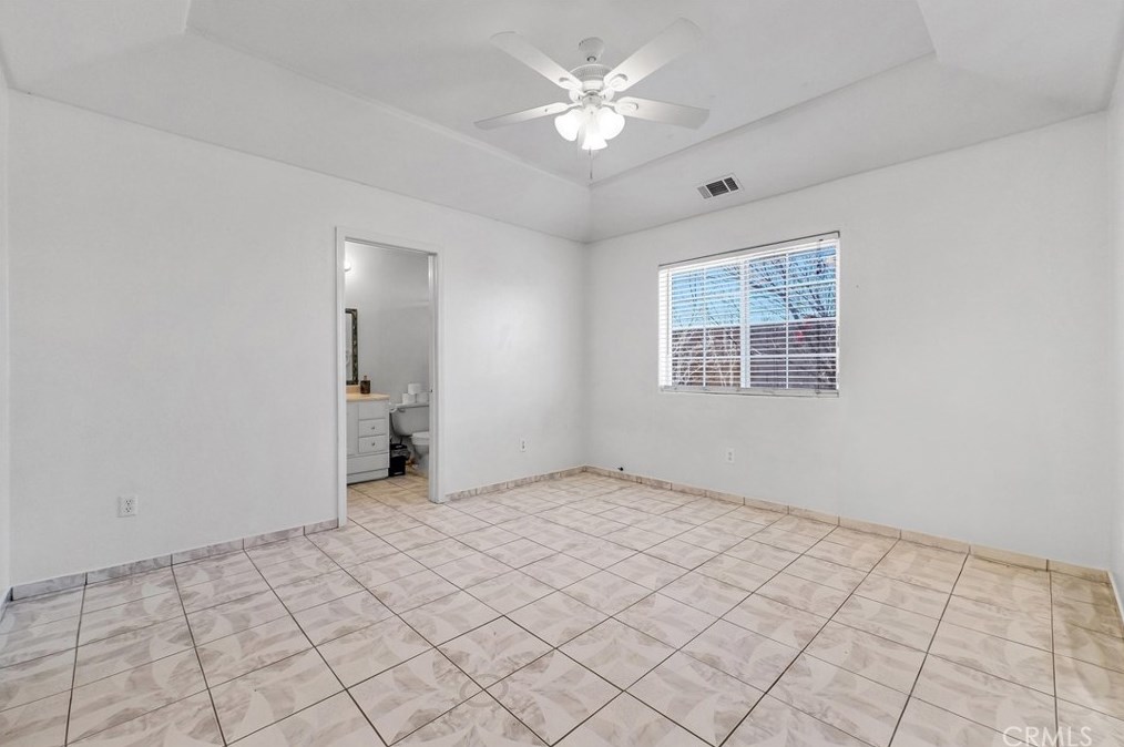 16352 Manchester St, Victorville CA  92394-1588 exterior