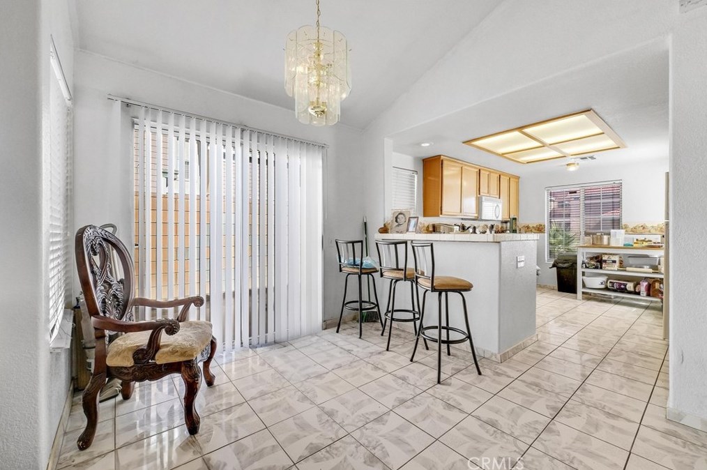 16352 Manchester St, Victorville CA  92394-1588 exterior