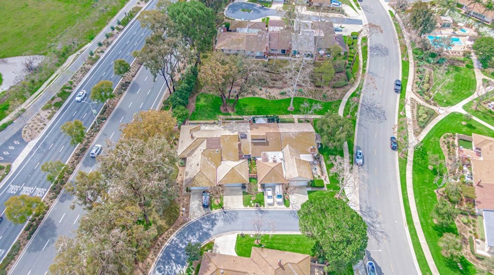 6 Hawthorn, Irvine CA  92612-2331 exterior