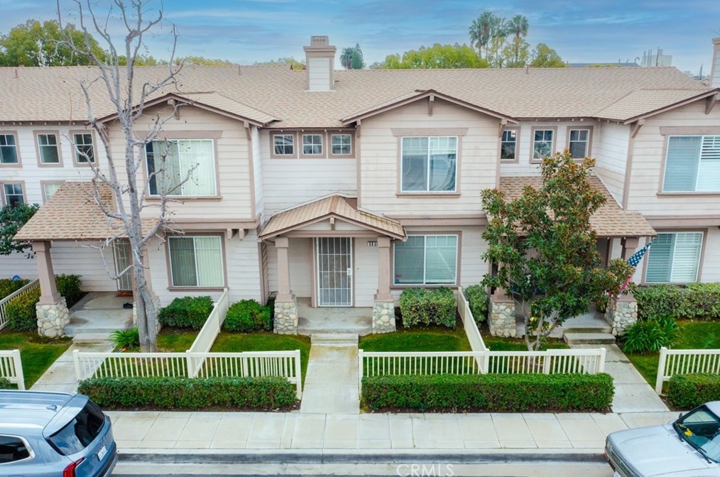 880 Chestnut St, Anaheim CA  92805-4163 exterior