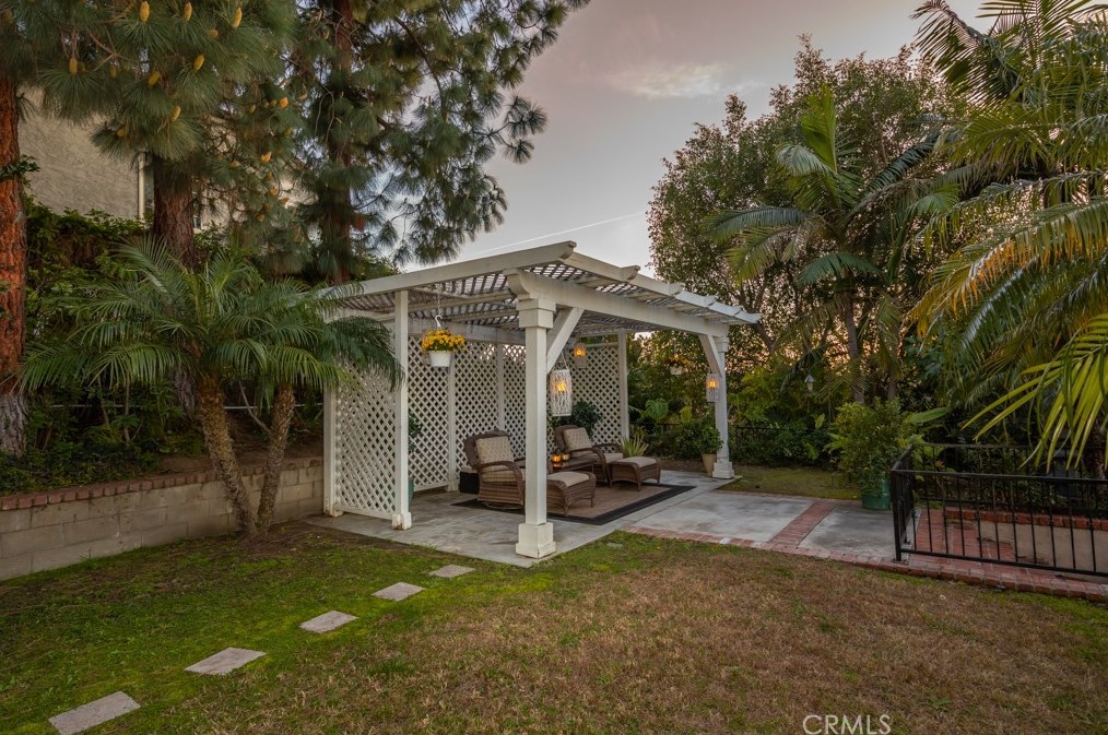 255 Owens Dr, Anaheim CA  92808-1327 exterior