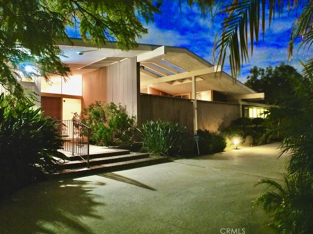 4149 Country Club Dr, Lakewood, CA 90712