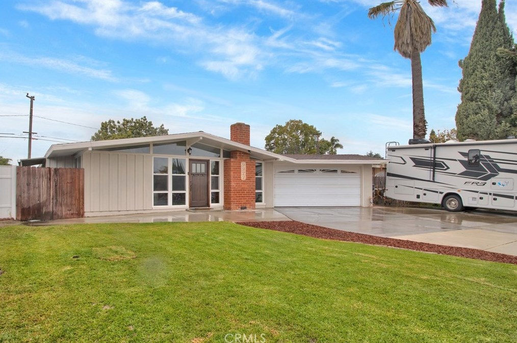 9922 Dewey Dr, Garden Grove, CA 92841