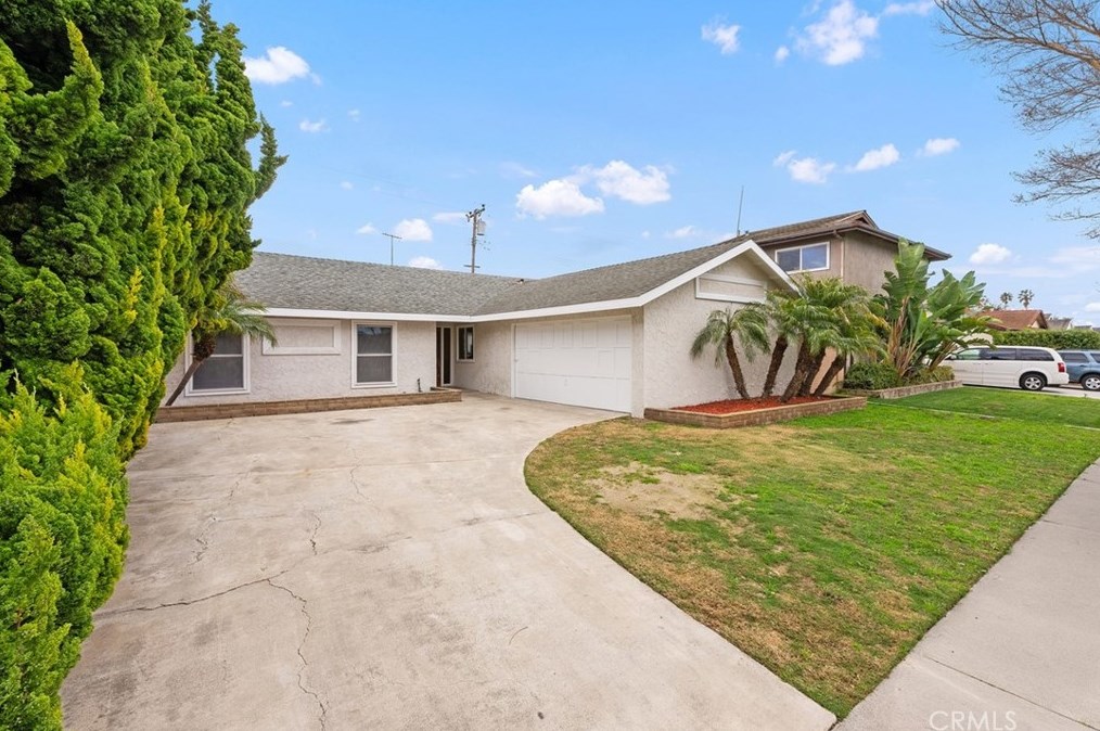 16552 Fountain Ln, Huntington Beach, CA 92647