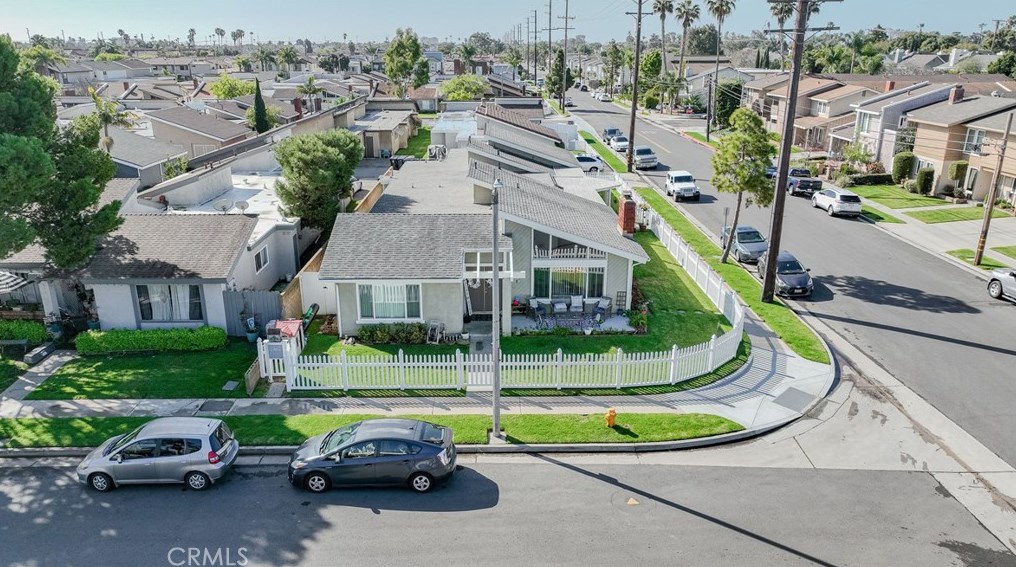 202 Toronto Ave, Huntington Beach, CA 92648