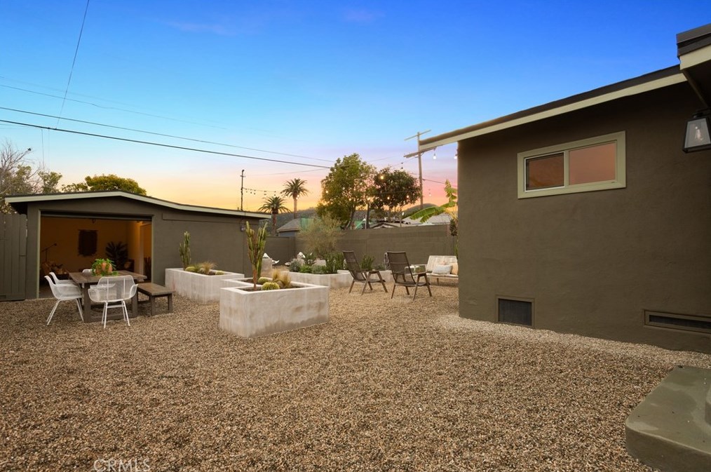 3912 Seneca Ave, Los Angeles CA  90039-1639 exterior