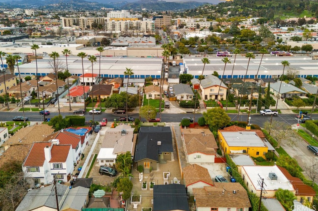 3912 Seneca Ave, Los Angeles CA  90039-1639 exterior