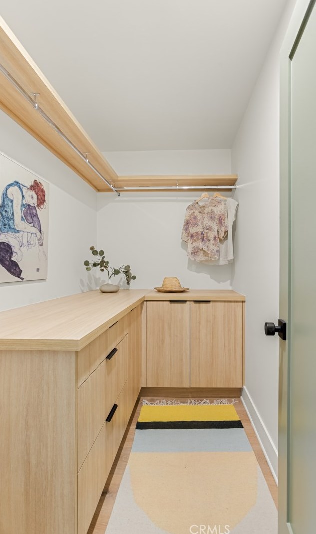 3912 Seneca Ave, Los Angeles CA  90039-1639 exterior