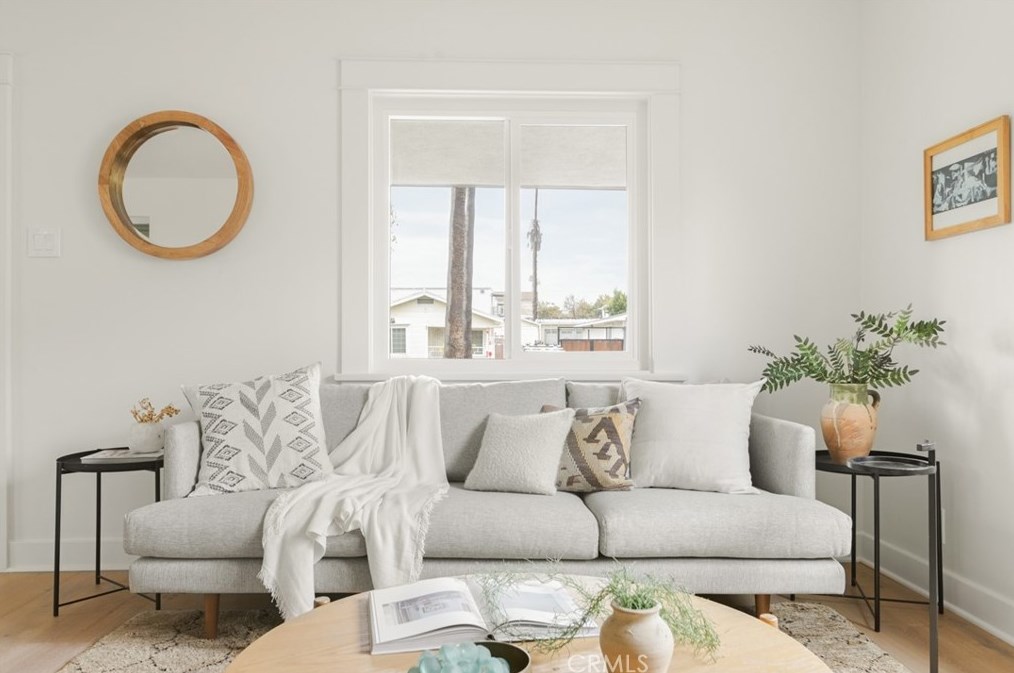 3912 Seneca Ave, Los Angeles CA  90039-1639 exterior