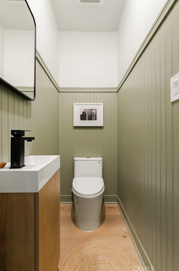 3912 Seneca Ave, Los Angeles CA  90039-1639 exterior