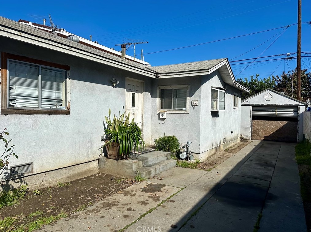 69 Pleasant St, Long Beach, CA 90805-6727