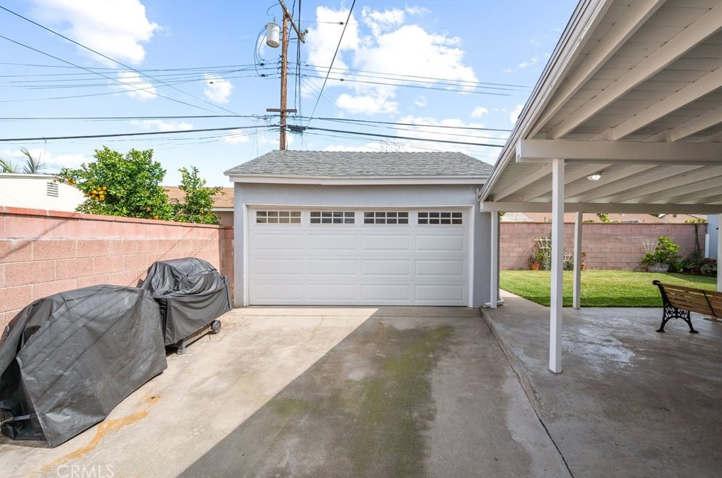 13846 Dunrobin Ave, Bellflower CA 90706-2420 exterior