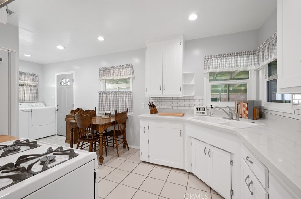 13846 Dunrobin Ave, Bellflower CA 90706-2420 exterior