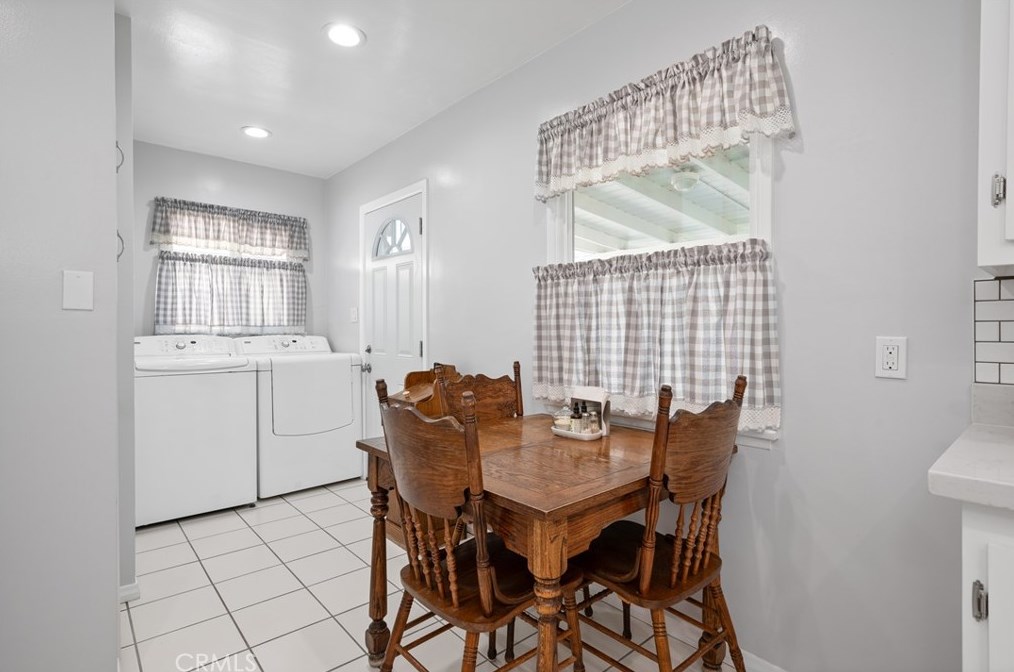 13846 Dunrobin Ave, Bellflower CA 90706-2420 exterior