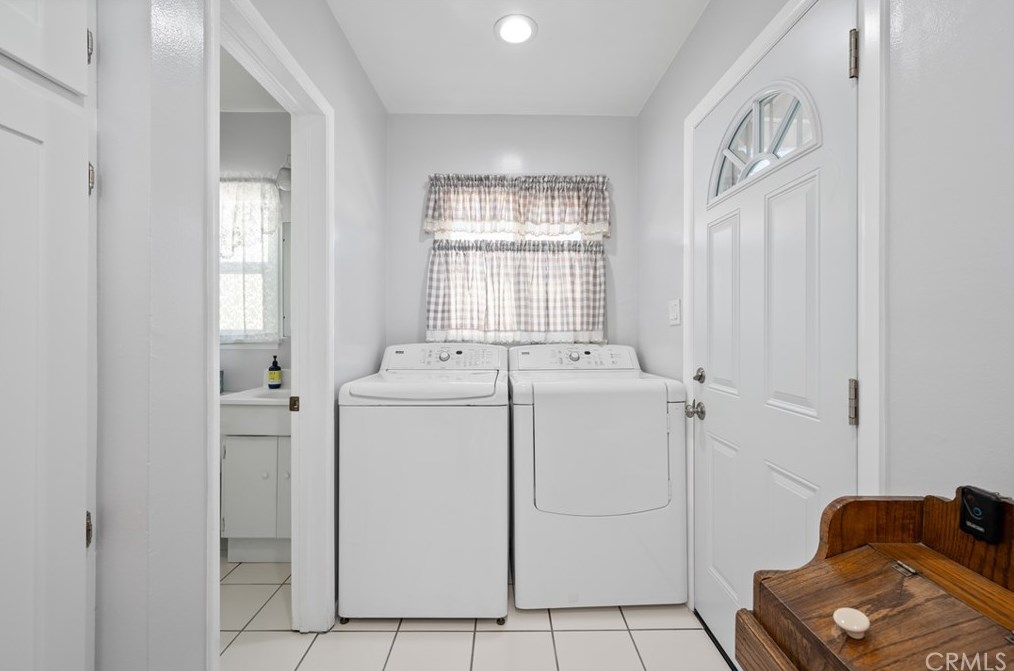 13846 Dunrobin Ave, Bellflower CA 90706-2420 exterior