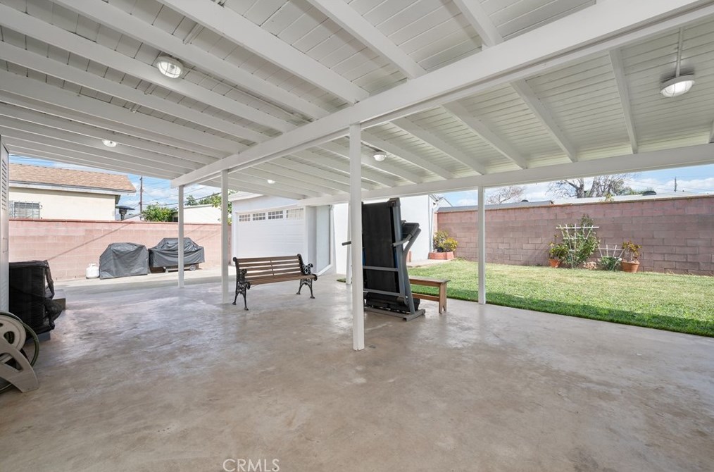 13846 Dunrobin Ave, Bellflower CA 90706-2420 exterior