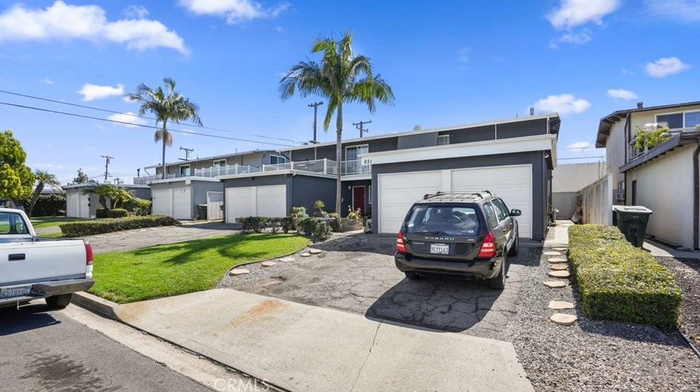 631 Shalimar Dr, Costa Mesa, CA 92627-3671