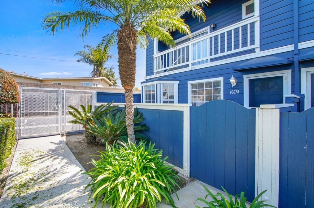 10678 Bell St #13, Stanton, CA 90680