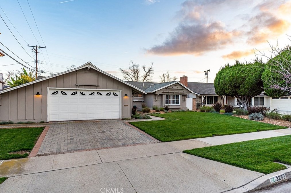 3252 Oak Grove Rd, Los Alamitos, CA 90720-4515