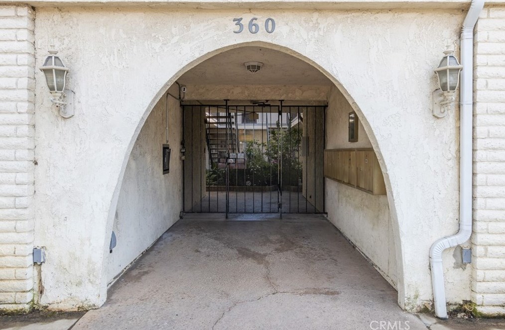 360 Gladys Ave #4, Long Beach, CA 90814