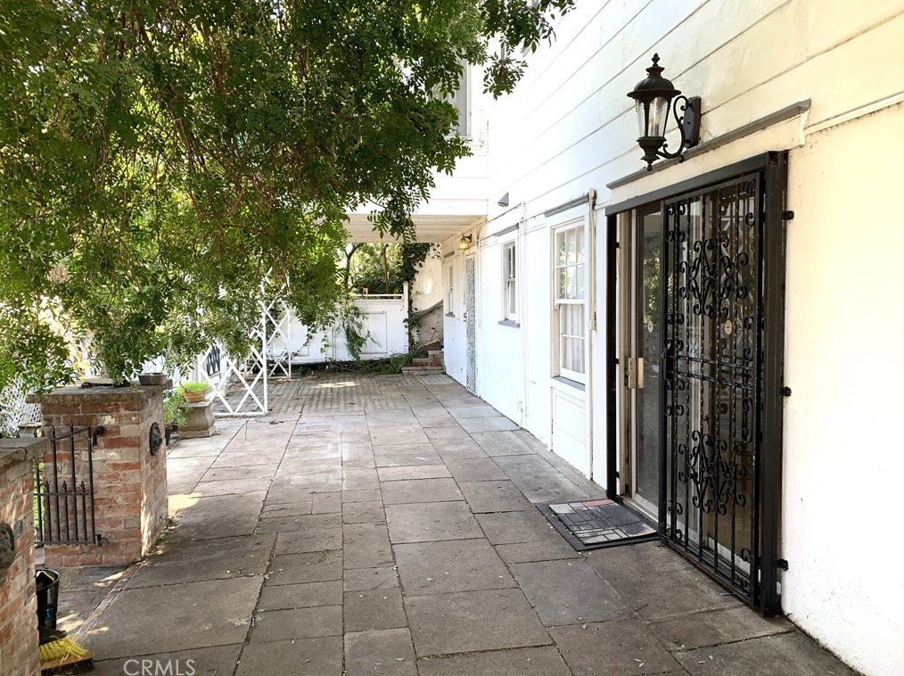 2555 5th St, Los Angeles CA  90057-1900 exterior