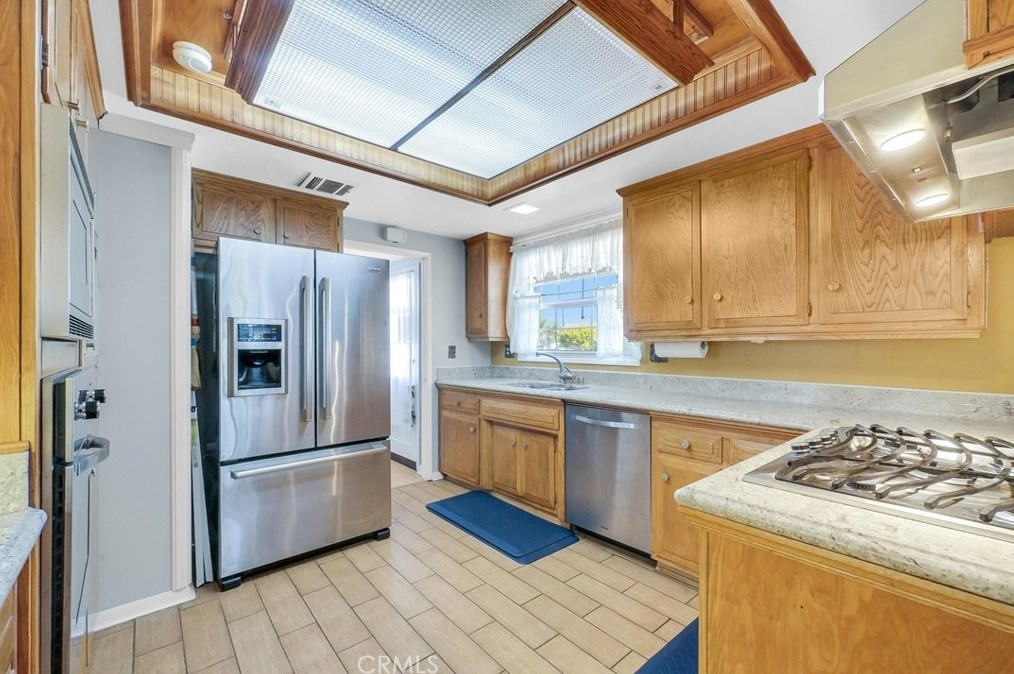 1027 Marjan St, Anaheim CA  92806-5034 exterior