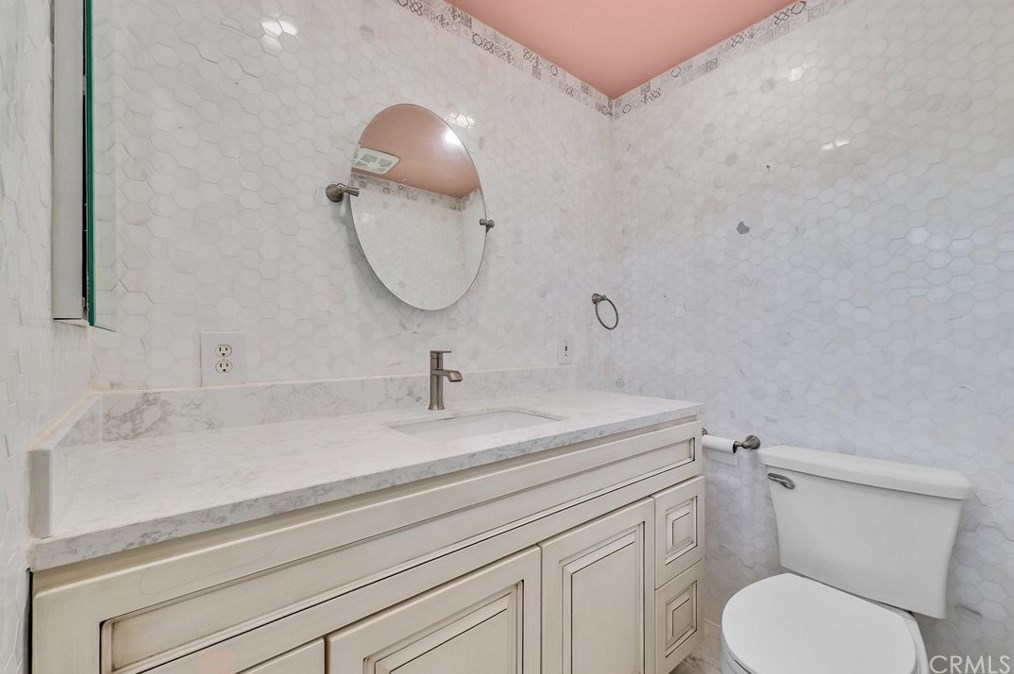 1027 Marjan St, Anaheim CA  92806-5034 exterior