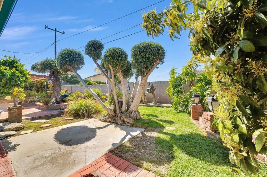 1027 Marjan St, Anaheim CA  92806-5034 exterior