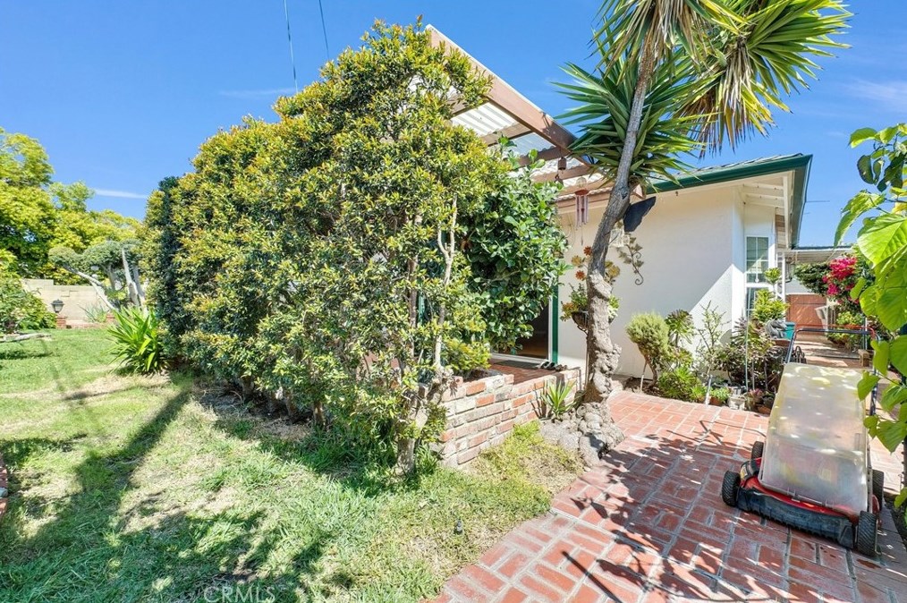 1027 Marjan St, Anaheim CA  92806-5034 exterior