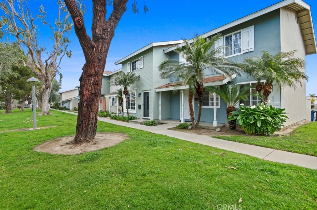 19943 Keswick Ln, Huntington Beach, CA 92646