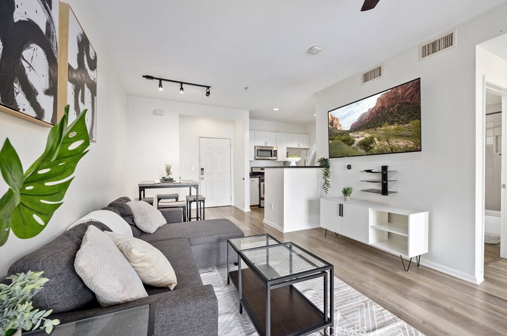 1801 E Katella Ave #3065, Anaheim, CA 92805