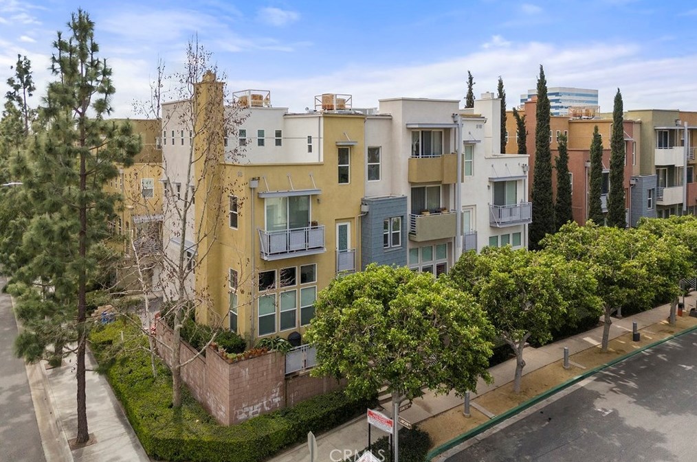 524 E Jeanette Ln, Santa Ana, CA 92705