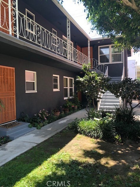 1334 E 1st St #12, Long Beach, CA 90802