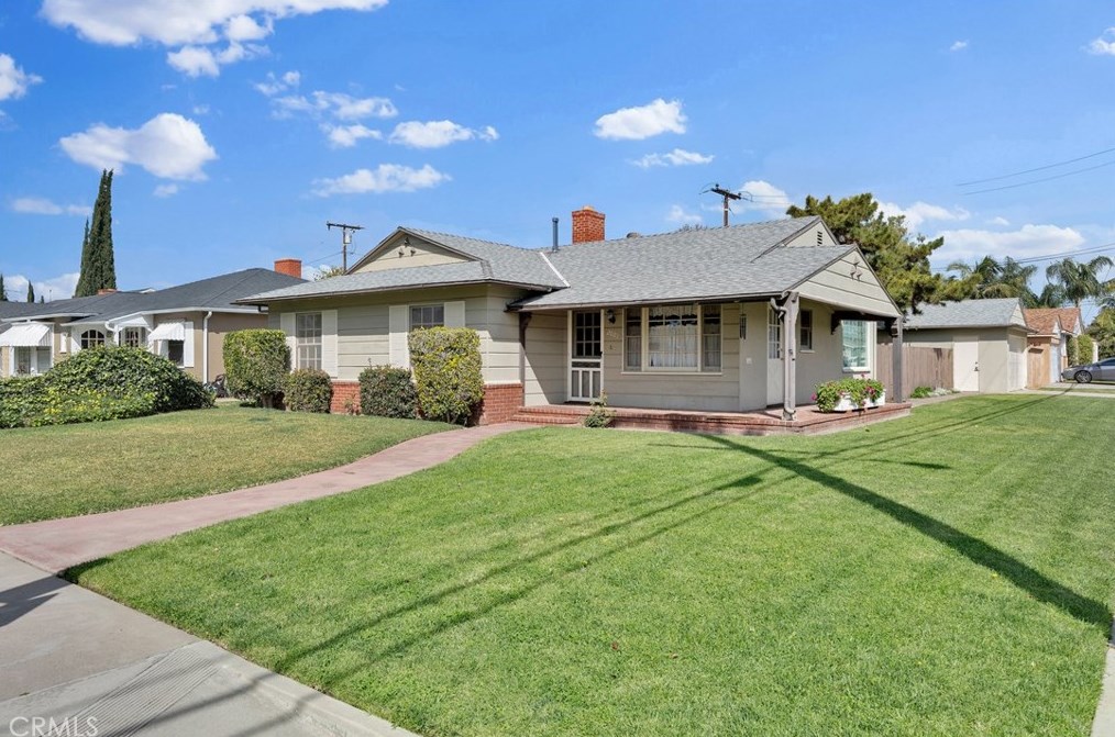 2001 Meriday Ln, Santa Ana, CA 92706