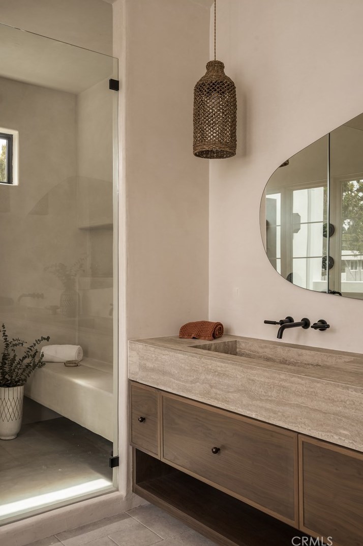 3706 Barry Ave, Los Angeles CA  90066-3204 exterior