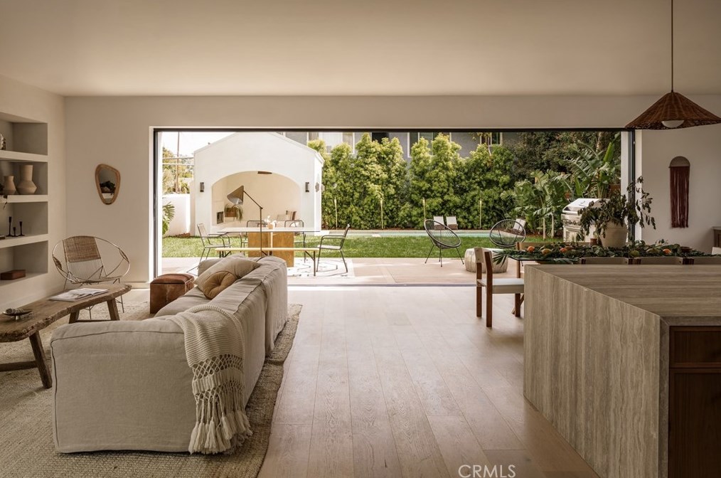 3706 Barry Ave, Los Angeles CA  90066-3204 exterior
