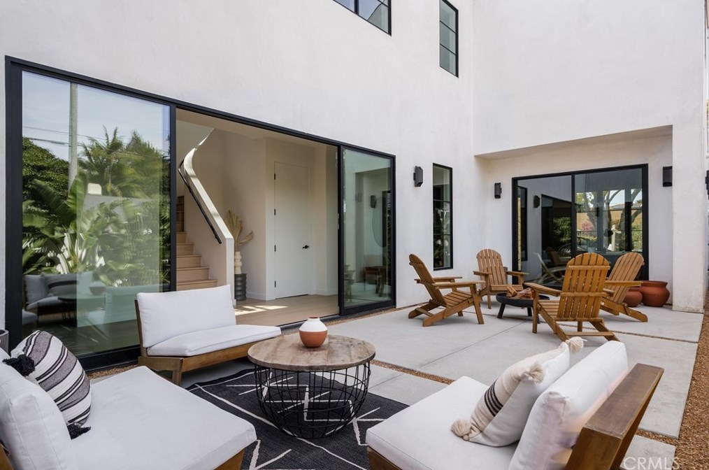 3706 Barry Ave, Los Angeles CA  90066-3204 exterior