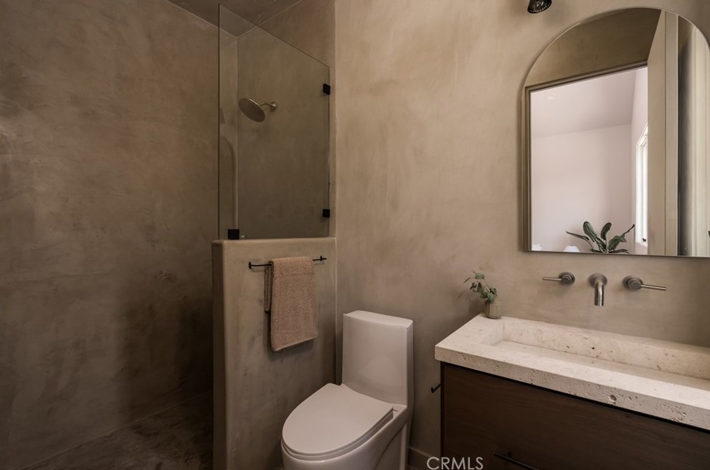 3706 Barry Ave, Los Angeles CA  90066-3204 exterior