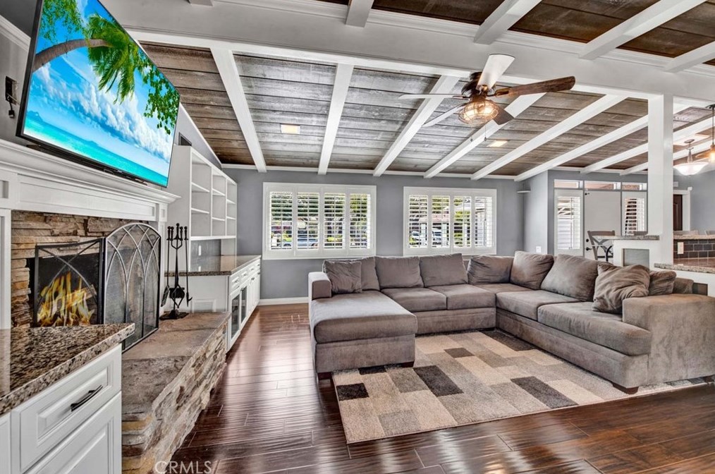8187 Sherwood Pl, Riverside CA  92504-3439 exterior