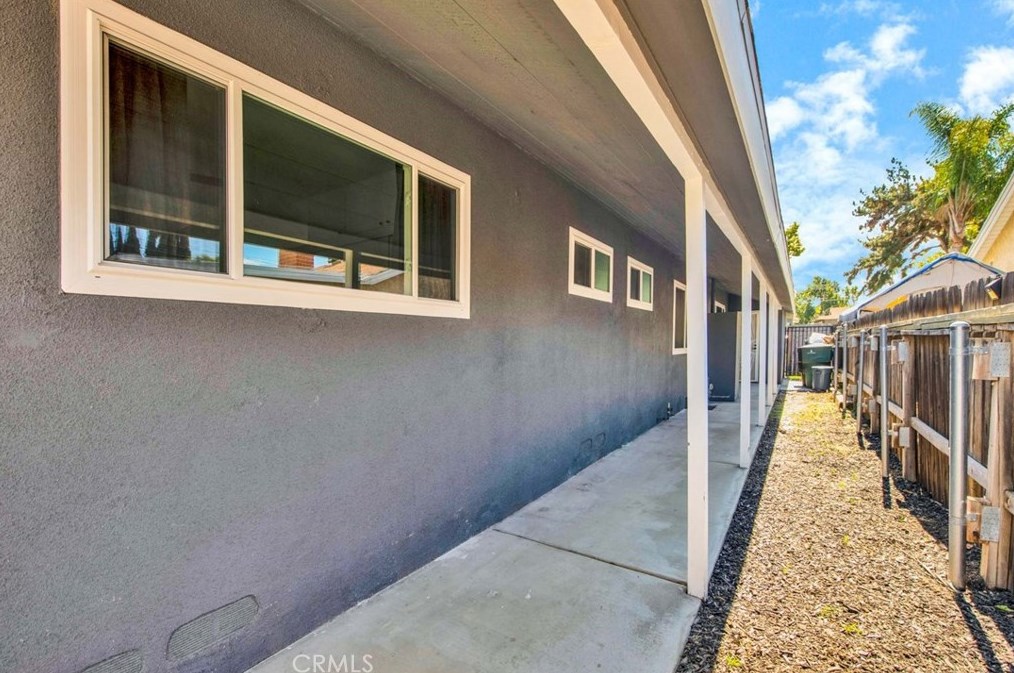 8187 Sherwood Pl, Riverside CA  92504-3439 exterior